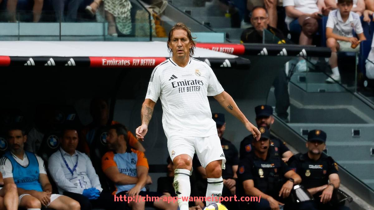 完美体育官方入口-NBA火箭队奥利弗比赛视频回放与数据总结