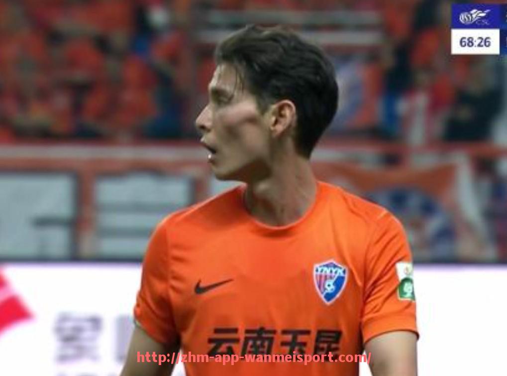 完美体育官方入口-英超球队对英联杯的重视程度及战略选择探讨